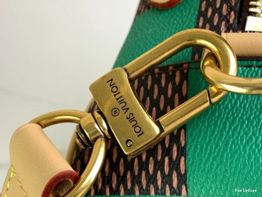 Cheap LOUIS Chess Messenger-24*24*8CM VUITTON 0825